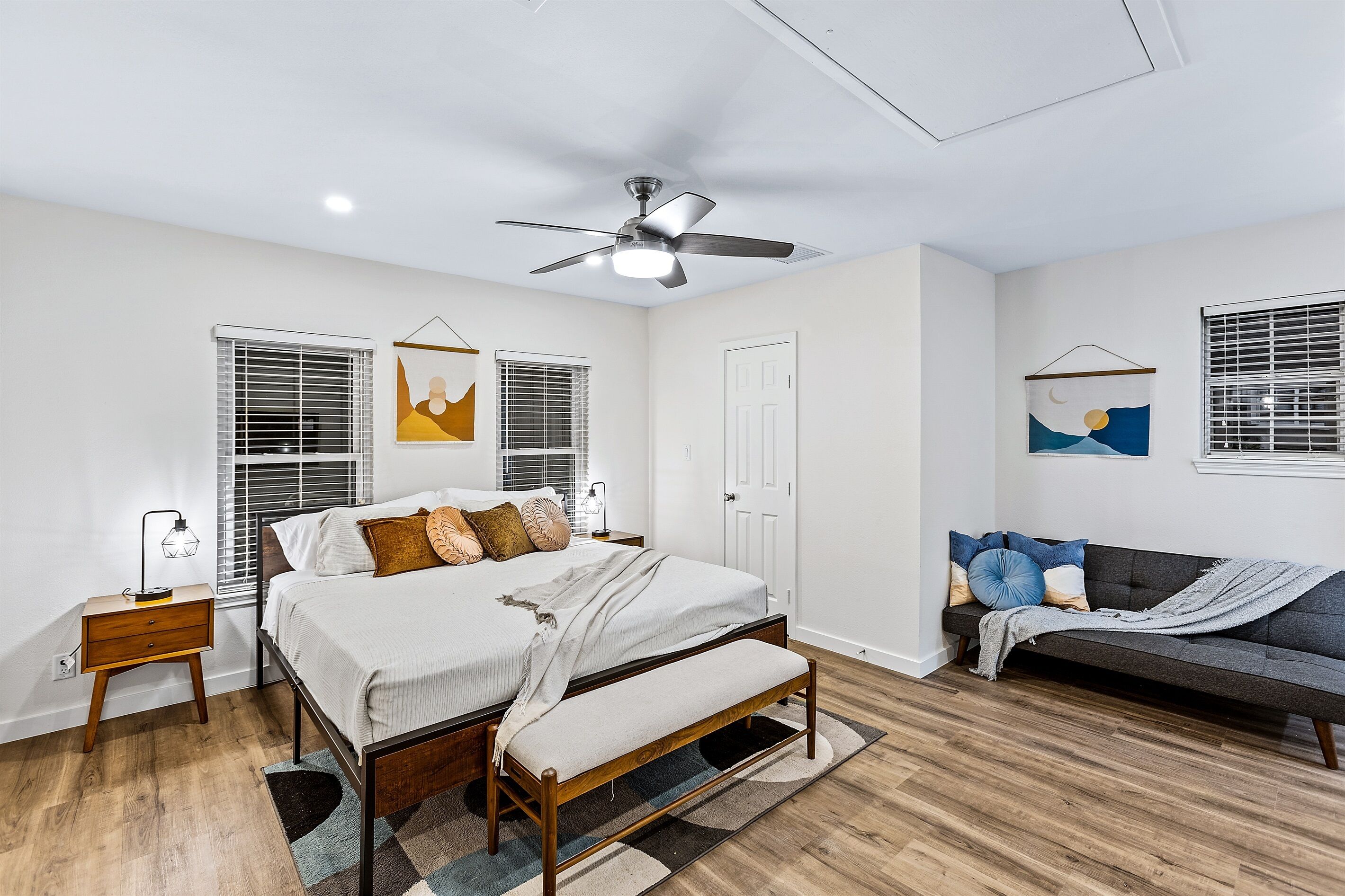 5 habitaciones, escritorio, tabla de planchar con plancha y wifi gratis 