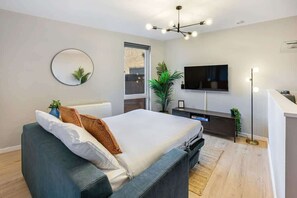 2 多间卧室、熨斗/熨衣板、WiFi、床单