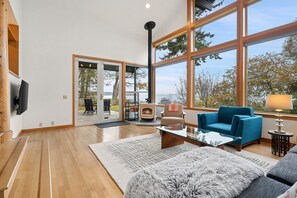 Smart-TV, peis og bordtennis