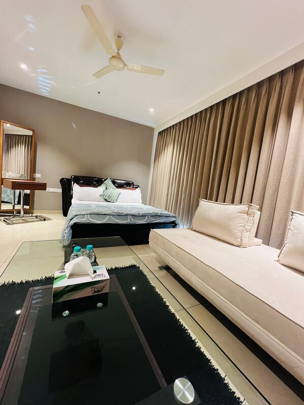 Living area - Luxury Studios Key (Gurugram)