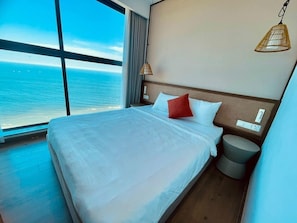 Studio – deluxe | Allergitestet sengetøy, minibar, skrivebord og skrivebord for bærbar PC