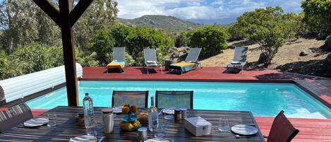 Piscina a l'aire lliure i piscina climatitzada
