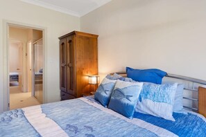 3 Schlafzimmer, Bügeleisen/Bügelbrett, WLAN