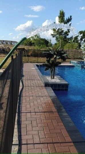 Pool - Sweet sunshine Living (Davenport)