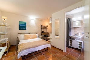 1 quarto, Wi-Fi de cortesia, roupa de cama