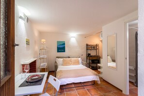 1 quarto, Wi-Fi de cortesia, roupa de cama