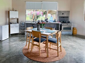 Cabin, 1 Bedroom, Smoking, Garden View | Living area | Books