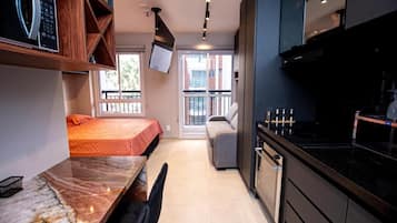 1 quarto, escrivaninha, ferros/tábuas de passar roupa, Wi-Fi de cortesia