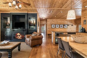 Interior - A Blessing An Upscale Mountain Getaway (Bryson City)
