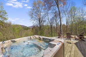 Tina de hidromasaje al aire libre