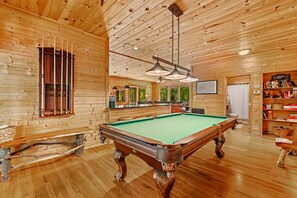 Games room - A Blessing An Upscale Mountain Getaway (Bryson City)