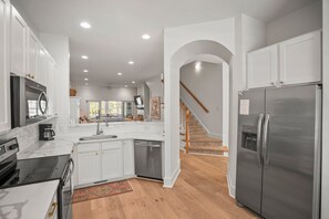 Fridge, microwave, oven, stovetop - Beautiful Golf Course Views - Resort Access Included! (Fripp Island)