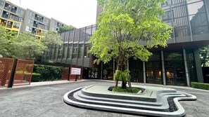 Apartment, 1 Bedroom, Accessible, Balcony | Property grounds