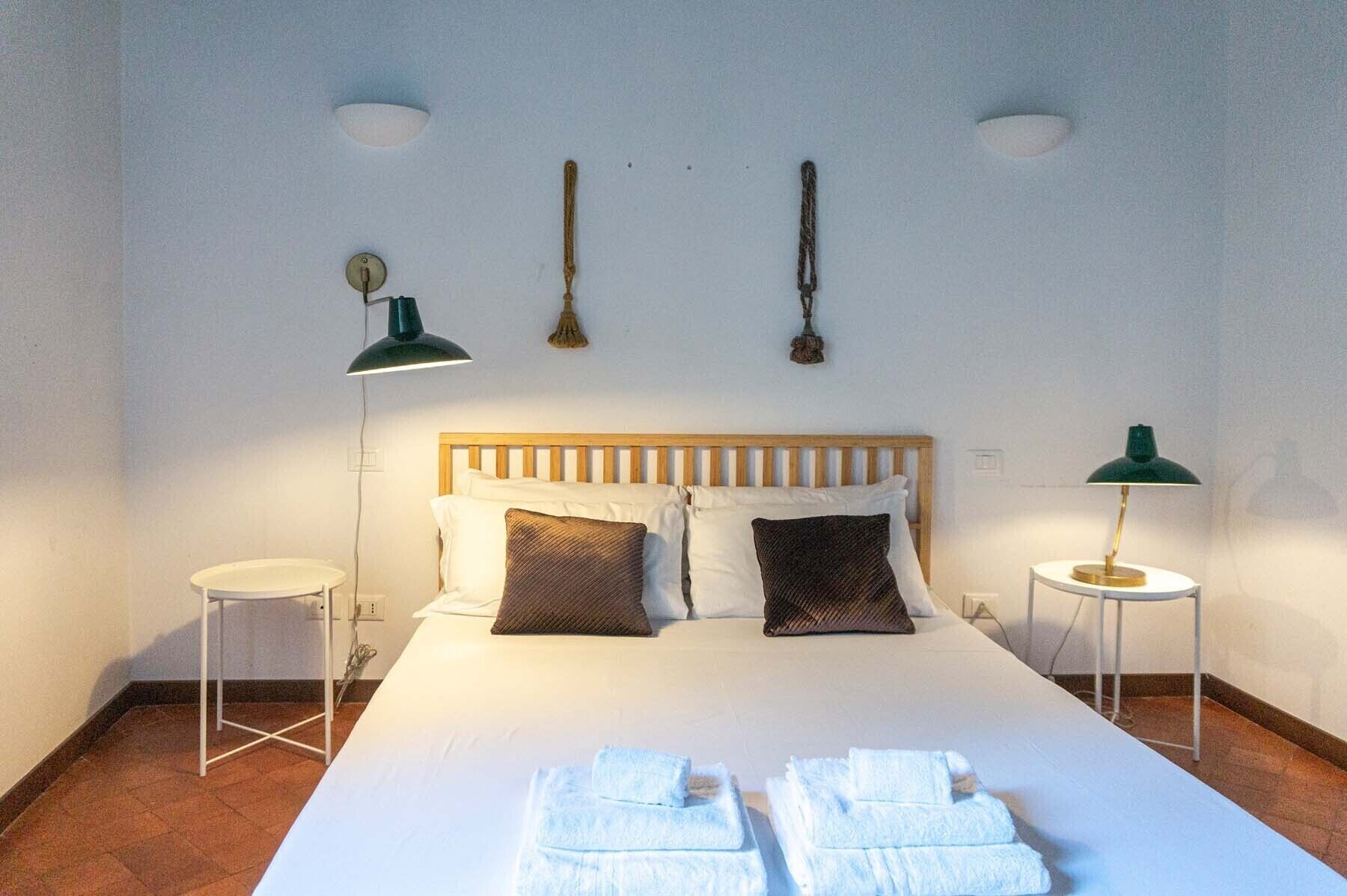 Classic Apartment | 1 bedroom, iron/ironing board, free WiFi, bed sheets