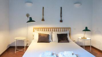 Classic Apartment | 1 bedroom, iron/ironing board, free WiFi, bed sheets
