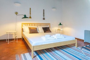 Classic Apartment | Living area | Flat-screen TV - Cozy Flat near Castel S. Angelo (Rome)