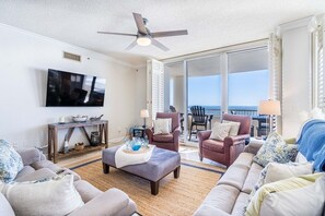 Table football, ping pong - Beach Club 1705 B- Spring into a Sun Tan! Prime Dates are Filling Fast (Gulf Shores)