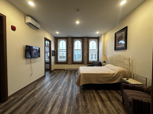 Cozy 1 bedroom apartment located in beautiful downtown New Ulm 