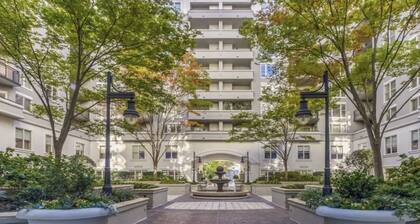 Spacious 2 Bed-2 Bath in Heart of Uptown-FREE Parking-Self Check-in! City views!