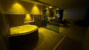 Đồ dùng nhà tắm miễn phí, máy sấy tóc, áo choàng tắm