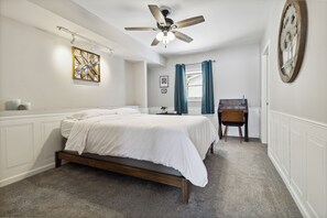 3 chambres, fer et planche à repasser, Wi-Fi, draps fournis