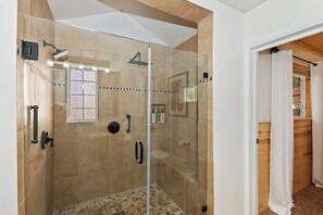 Shower, hair dryer - Silver Fox Den | Bear Mtn & Golf View Near Slopes (Big Bear Lake)