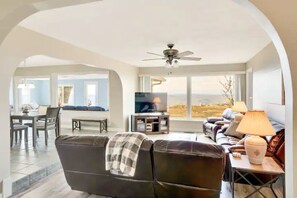 Smart-TV, Kamin, DVD-Player