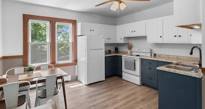 Furnished 2 bedroom Farmhouse in Grafton-Pet Friendly