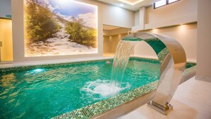 Indoor pool, sun loungers - SREBRNA PLANINA Spa & Resort (Raška)