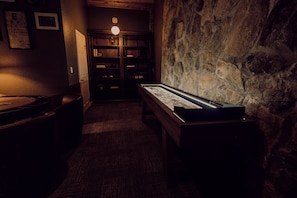 Bar (trong khuôn viên)