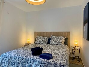 2 bedrooms, desk, iron/ironing board, travel cot - Cozy townhouse in picturesque village with large roof terrace not far from coast (Competa)