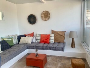 Smart TV, fireplace, books - Cozy townhouse in picturesque village with large roof terrace not far from coast (Competa)