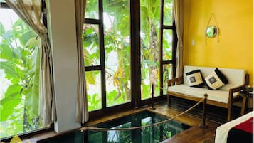 Honeymoon bungalow | Luxe beddengoed, bedden met traagschuimmatrassen, een minibar