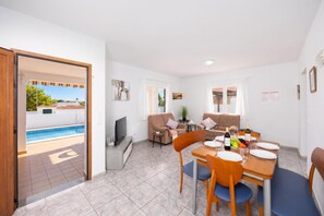 Dining - Villa Patri - Three Bedroom Villa, Sleeps 6 (Cala en Porter)