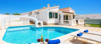 Villa Eugenia Large Private Pool, A/C, WiFi