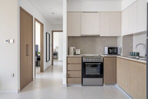 Fridge, microwave, oven, stovetop - The Downtown Dubai Collection (Dubai)