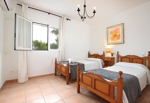 6 bedrooms, WiFi, bed sheets - Villa Amoros, Beautiful villa with superb sea views (Alcúdia)