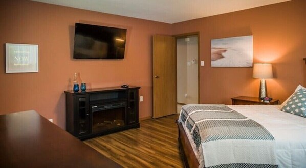 3 bedrooms, WiFi - Wheat City Retreat (Brandon)