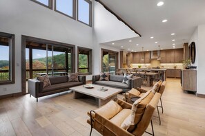 Smart TV, chimenea, futbolito