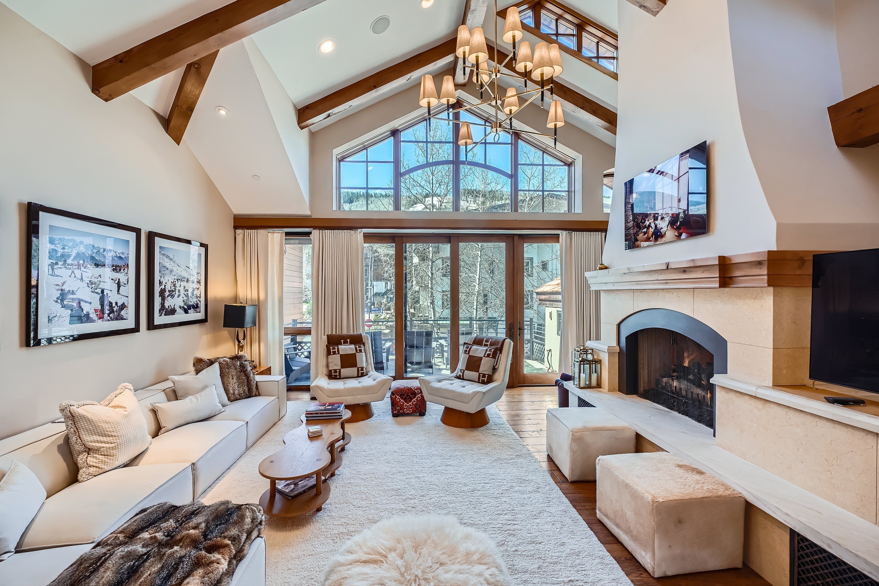 Smart TV, fireplace, offices