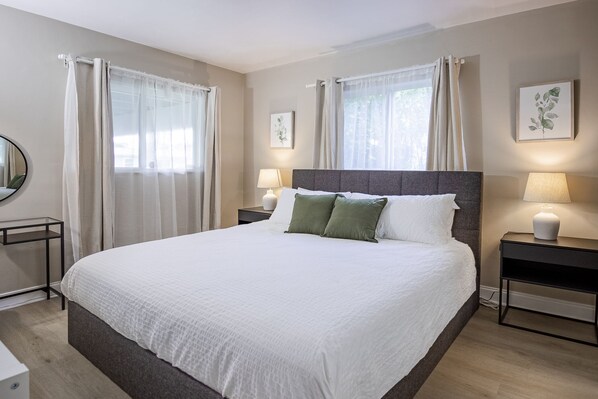 3 bedrooms, desk, iron/ironing board, free WiFi
