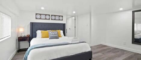 2 soverom, safe på rommet, strykejern/-brett og wi-fi (inkludert)