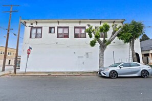Exterior - The Metro Loft Getaway (Huntington Park)