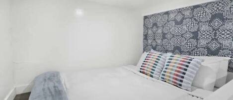 1 chambre, coffres-forts dans les chambres, fer et planche à repasser