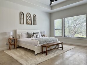 5 bedrooms, desk, free WiFi, bed sheets