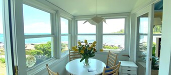 Sea Glass - Peaks Island oceanfront cottage with stunning views for 7 people!
