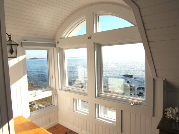 Interior - Sea Glass - Peaks Island oceanfront cottage with stunning views for 7 people! (Portland)