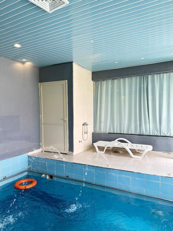 3 indoor pools