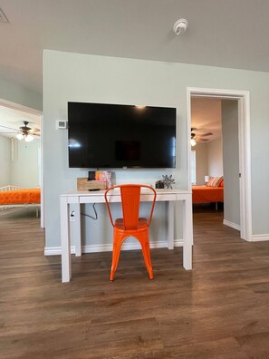 3 quartos, ferros/tábuas de passar roupa, Wi-Fi, roupa de cama