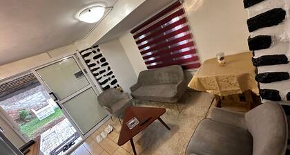 Mini-appartement Moderne Avec Jardin Privé au Coeur de Yaoundé